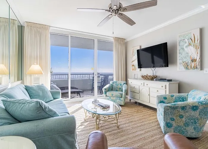 Club 303b By Youngs Suncoast Apartment