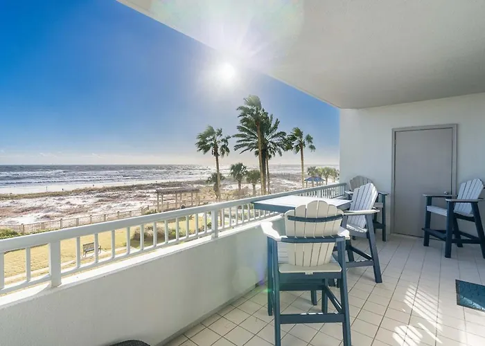 Apartment Club 303b By Youngs Suncoast