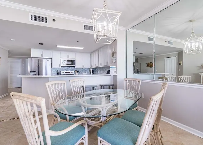 Club 303b By Youngs Suncoast Apartment *