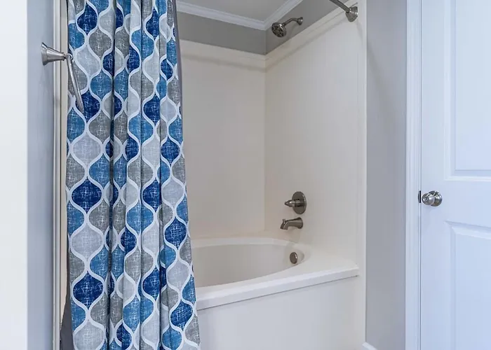 Club 303b By Youngs Suncoast Apartment