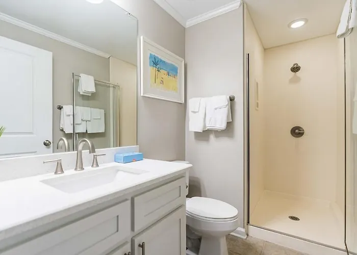 Apartment Club 303b By Youngs Suncoast
