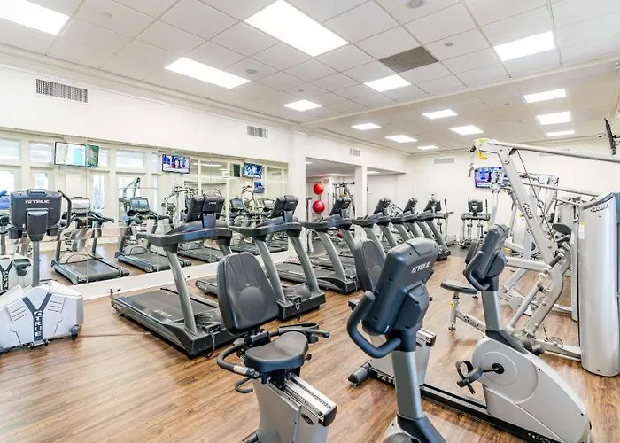 Apartment Club 303b By Youngs Suncoast *
