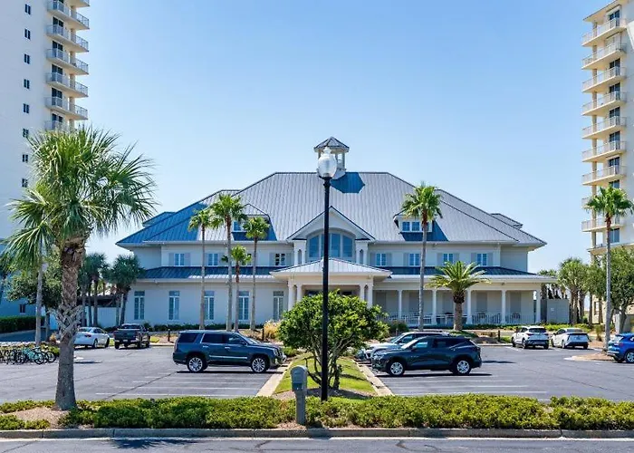 Apartment Club 303b By Youngs Suncoast