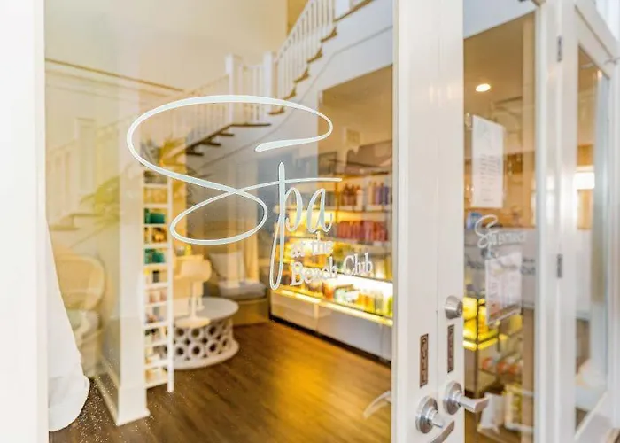 Apartment Club 303b By Youngs Suncoast